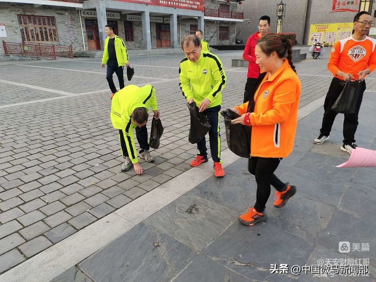 向雷锋同志学习60周年纪念活动,向雷锋同志学习题词视频