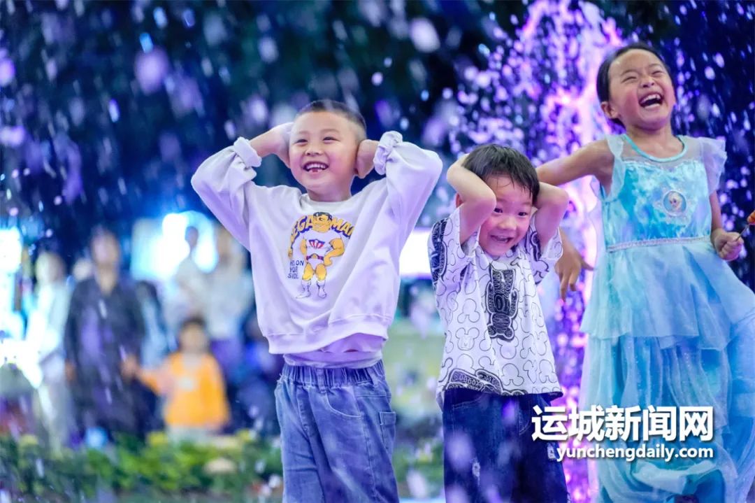 千年盐湖城,千年盐湖全景图