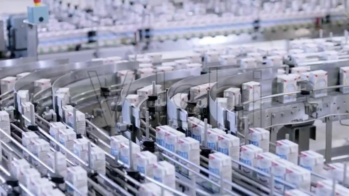 天价牛奶占领超市货柜，背后是智商税吗，那它又贵在了哪里？