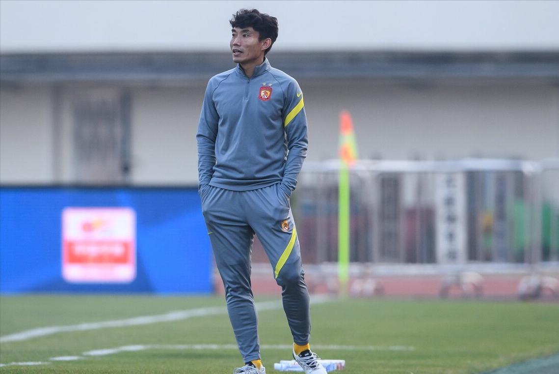 郑智激情指挥,郑智谢晖