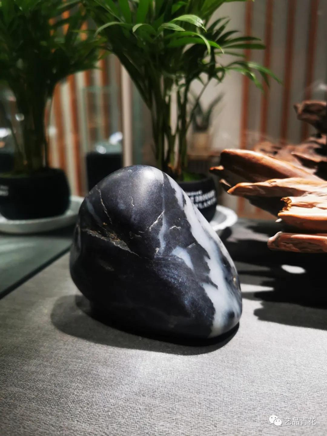 和田顶级青花籽料原石成交价格,青花玉籽料欣赏