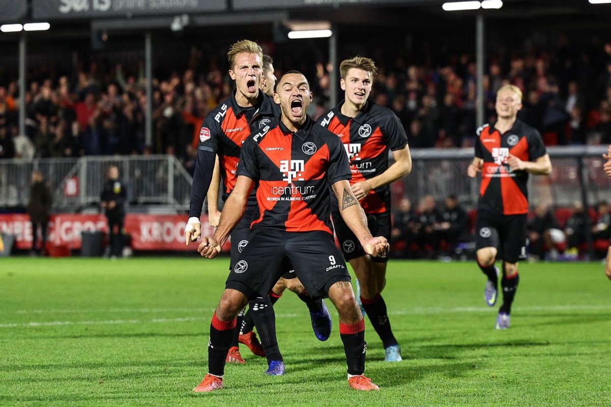 今日荷乙阿尔梅勒城对埃因fc预测,荷乙阿尔梅勒vs登博思比分预测