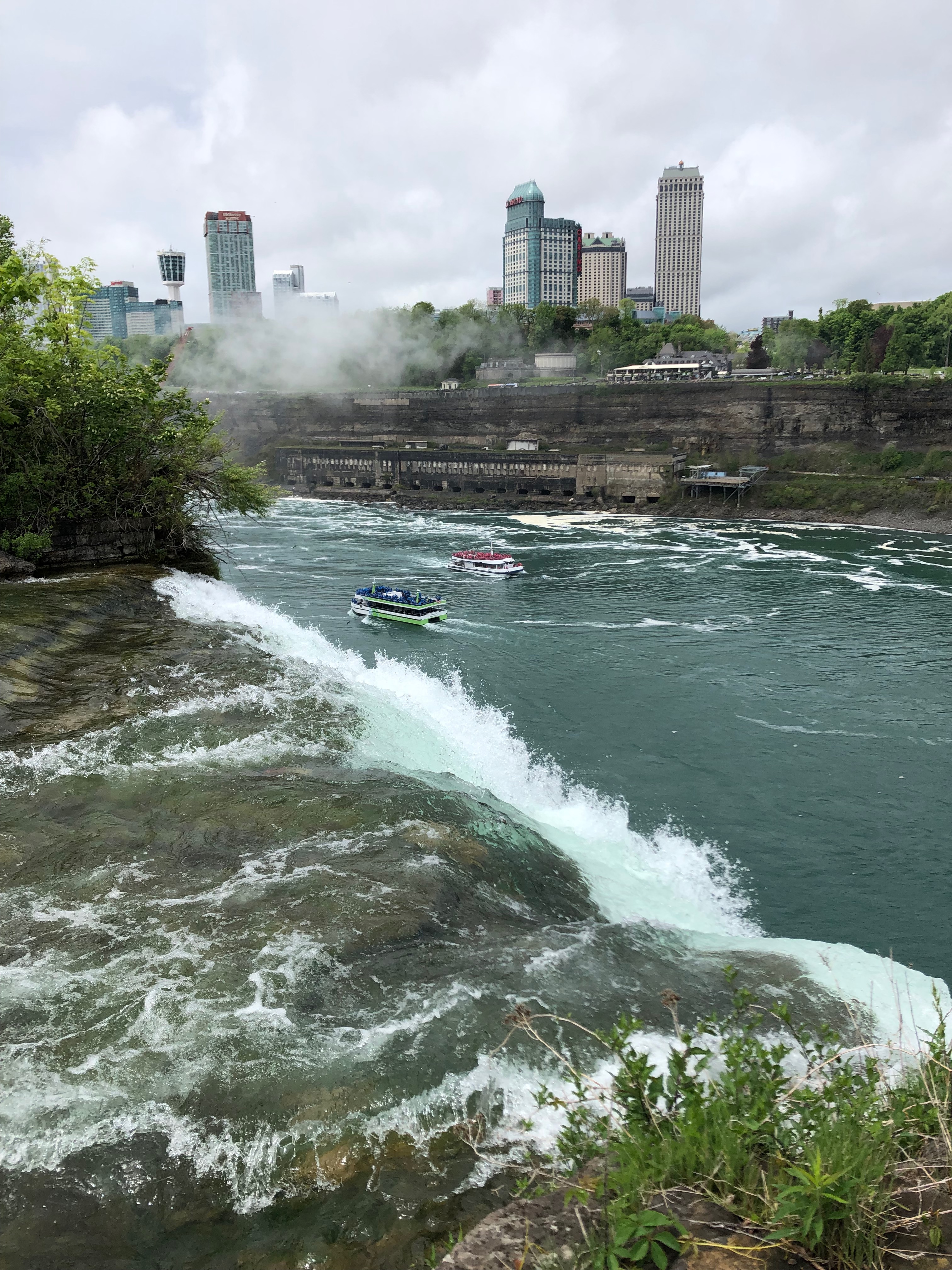 美加边境的尼亚加拉大瀑布,尼亚加拉瀑布加拿大视角