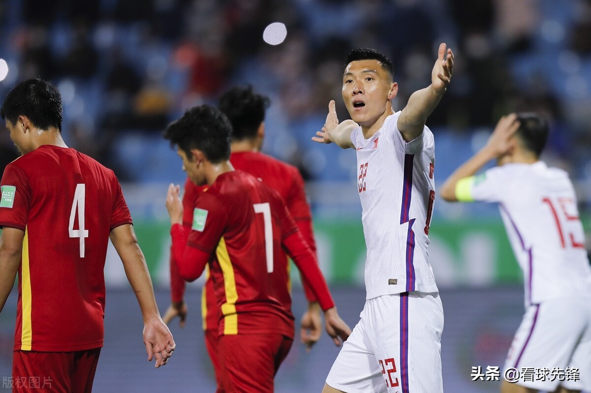 国脚球场散步,却拿世界最高奖金引争议