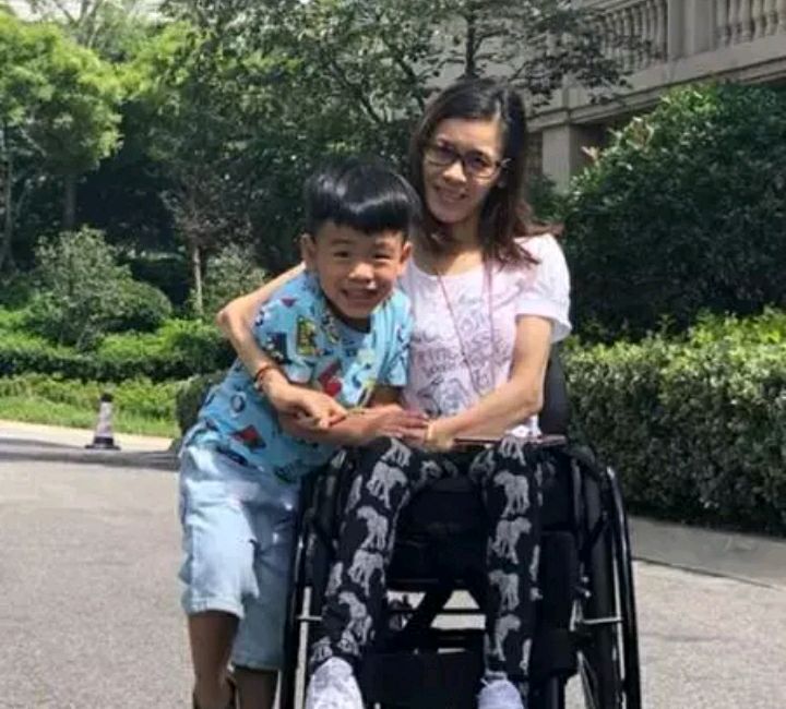 桑兰和黄健的孩子,桑兰黄健小时候