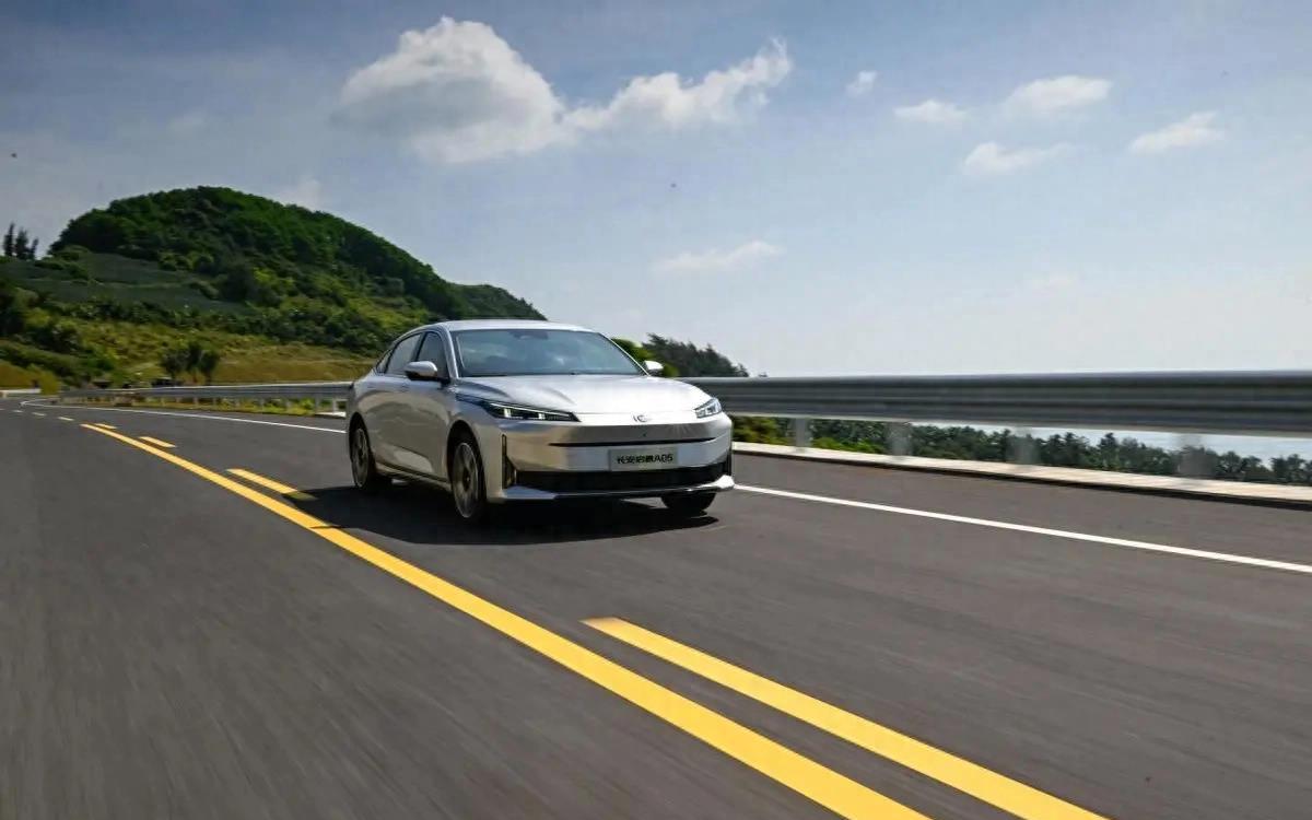 长安启源a05与秦plus冠军版对比,长安启源a07增程低配落地价