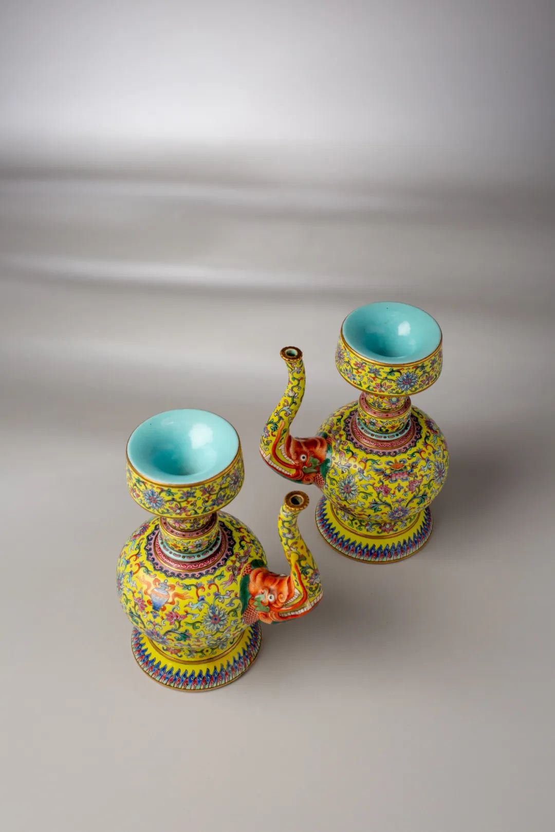 嘉庆粉彩壶,嘉庆官窑黄地粉彩