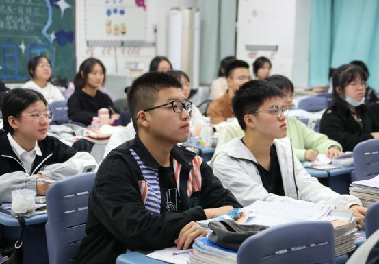 绵阳南实中学实验学校和南山双语,绵阳南山中学实验学校