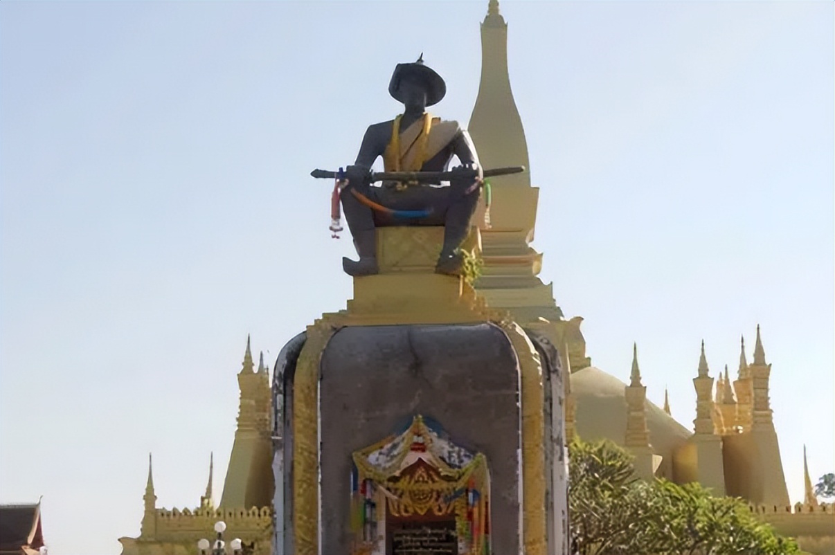 一般在老挝买房子要多少钱,去西双版纳买房要多少钱