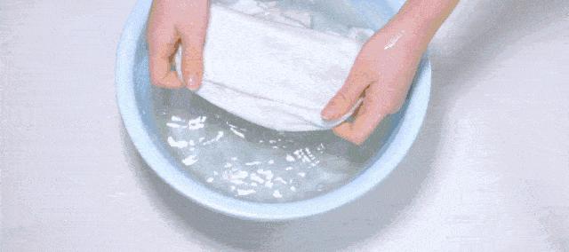 裤上污渍怎么洗,裤上有污渍怎么清洗