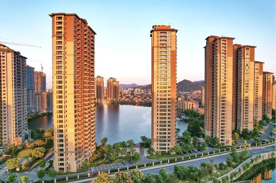 一头“刚需”，一头“低密”，闲林的“吸睛术”