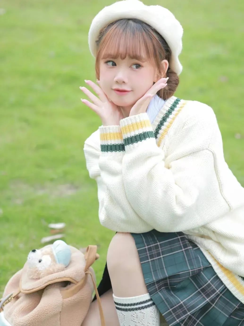 今年别再披头散发了三款减龄发型,秋冬季更适合有氛围感的发型