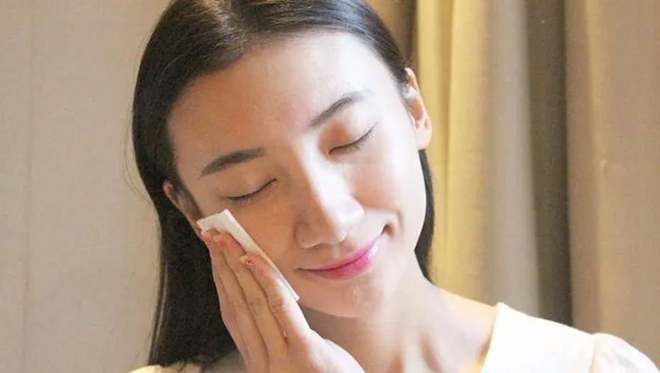 兰蔻小棕瓶和sk2小灯泡哪个好用,兰蔻小黑瓶和雅诗兰黛小棕瓶精华