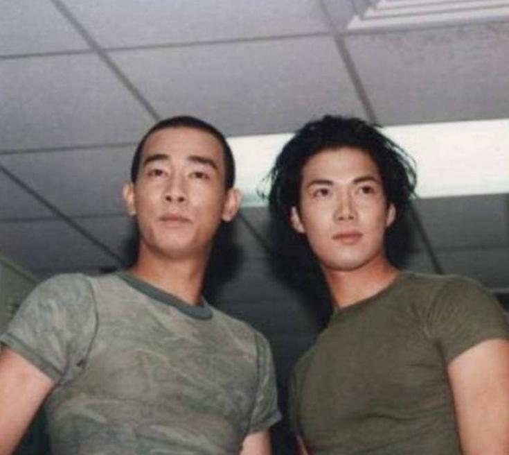 闄堝皬鏄ュ鐙椾粩鎬佸害鍓嶅悗瀵规瘮,闄堝皬鏄ュ鐙椾粩鍐茬獊