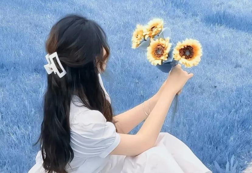 我和弟媳同时办30岁生日，我妈给她20000红包，给我一件二手衣服