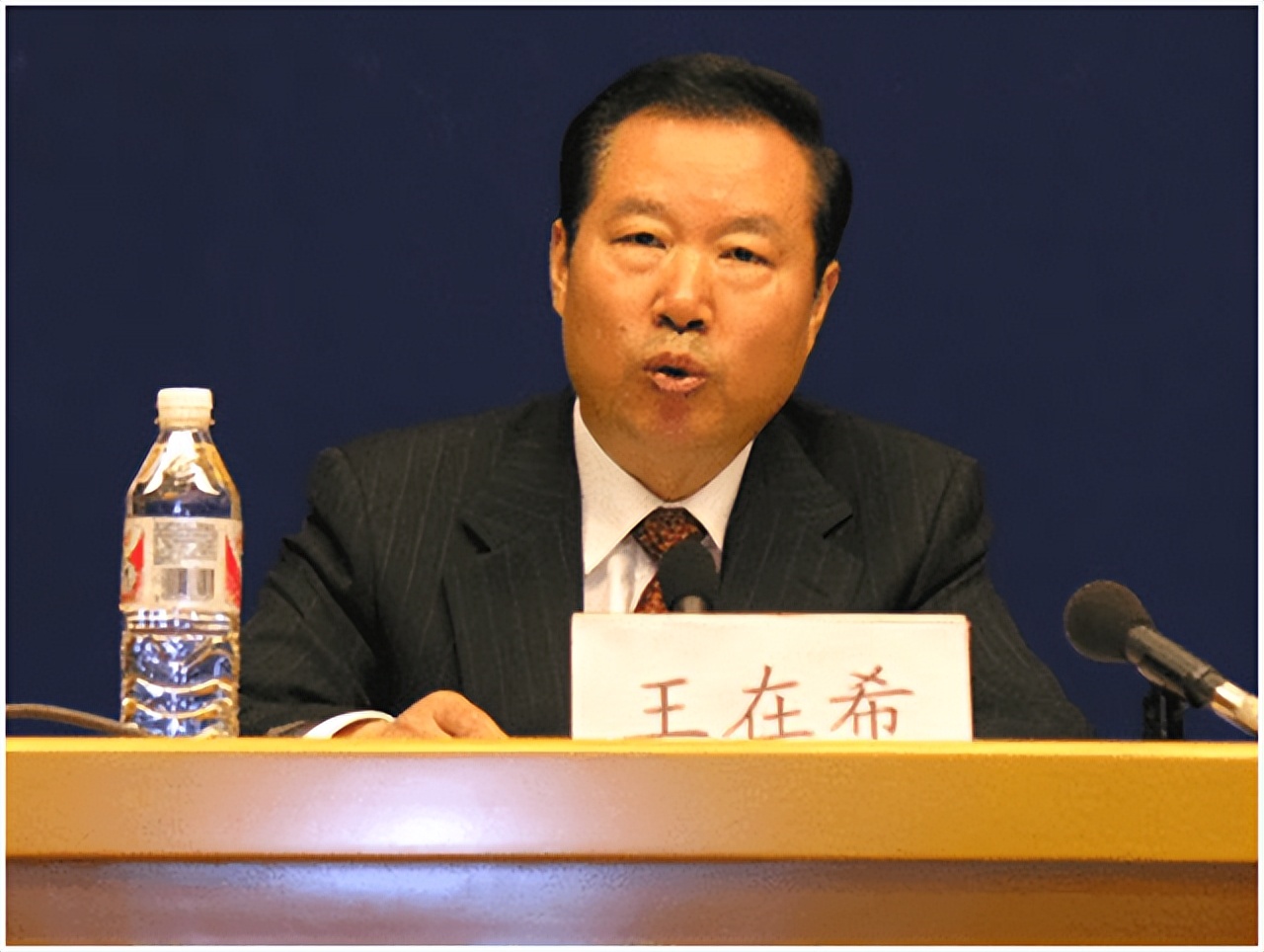 会武统台湾吗？国台办原副主任直言：台湾统一还有第三条路径！