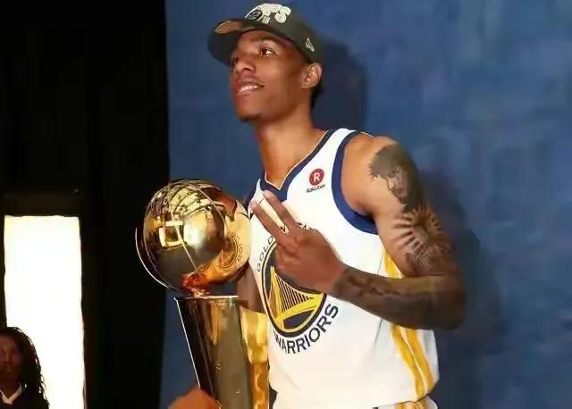 伊戈达拉巅峰时期联盟排名,巅峰伊戈达拉和格林谁更强