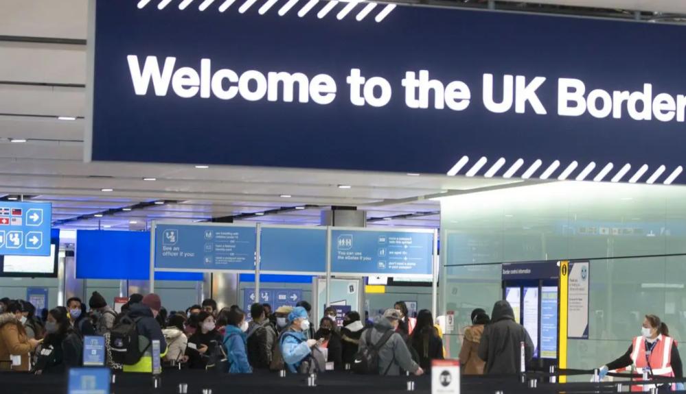 新生特辑快看行李箱必备指南,留学生必带行李清单