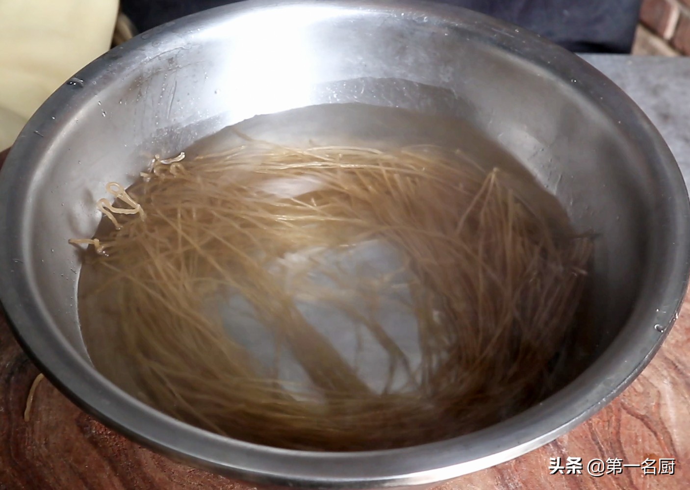 市场卖的红薯粉条真假怎样鉴别,怎样鉴别红薯粉条的真假