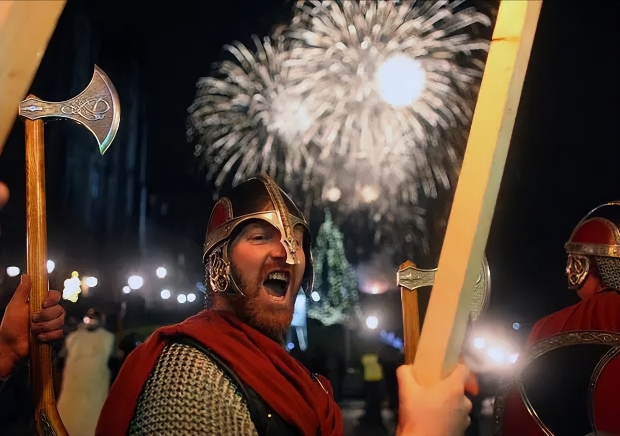 霍格马奈：苏格兰新年庆祝活动和习俗
