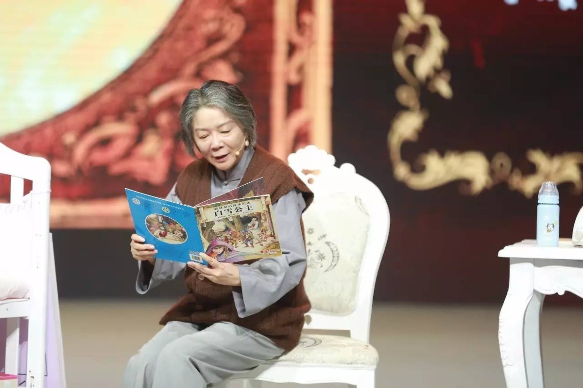 丁丁与蔡明关系,丁丁和蔡明什么关系