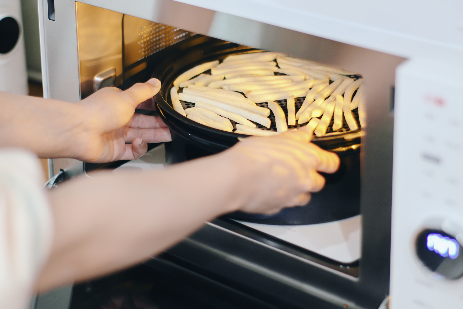 格兰仕微波炉烤箱功能组合,格兰仕微波炉和烤箱哪个实用