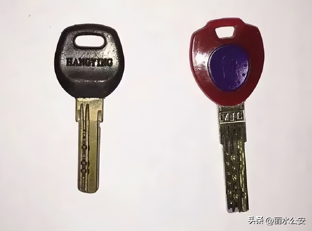 门锁完好无损家里被盗,家中被盗门锁无损