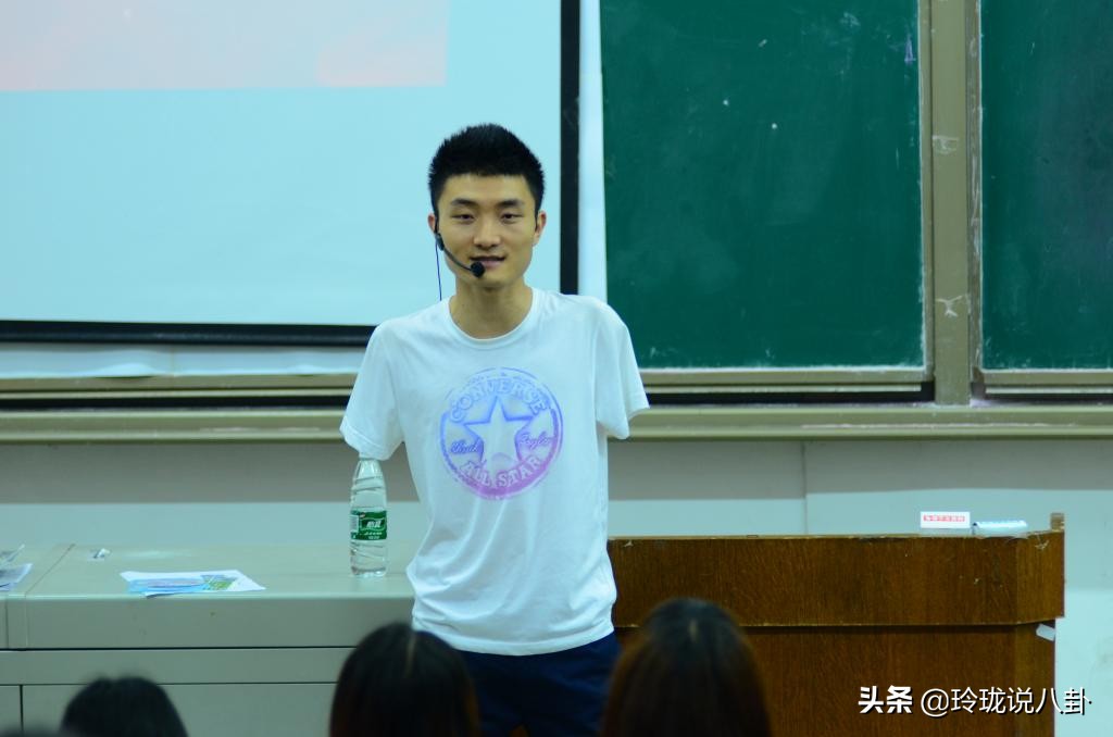 杨孟衡失去双臂的全过程,无臂学霸杨孟衡的故事
