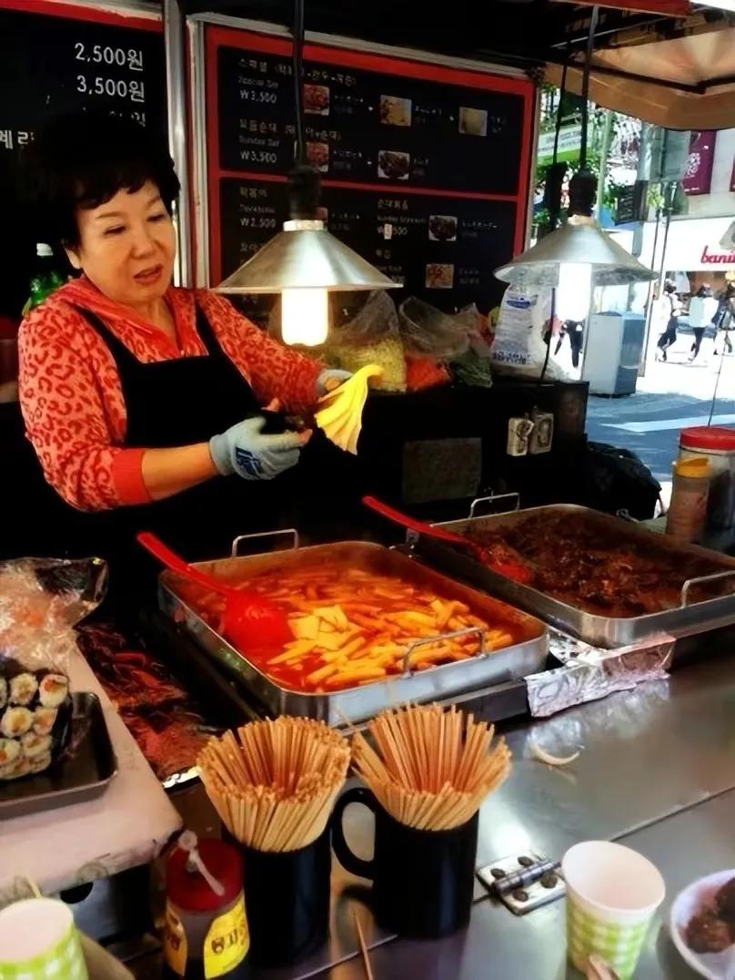 尹锡悦金建希到访阿联酋,尹锡悦的妻子金建希出生年月