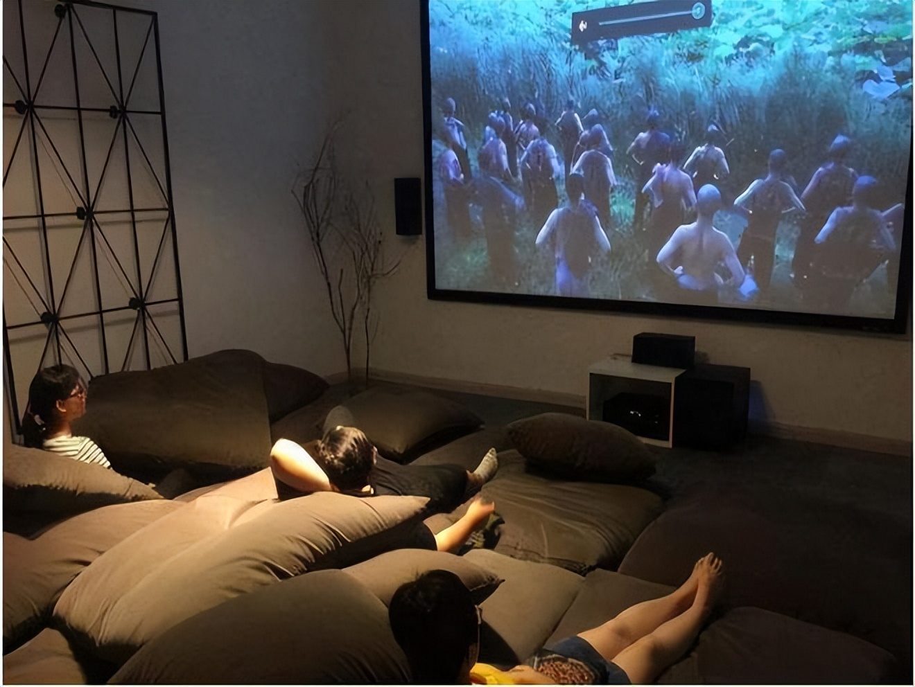 我国私人影院数量破万,为什么现在的情侣都喜欢去私人电影院?