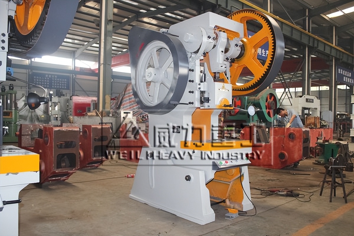 液压冲床和气压冲床哪个好用,液压冲床机械冲床哪个压力大