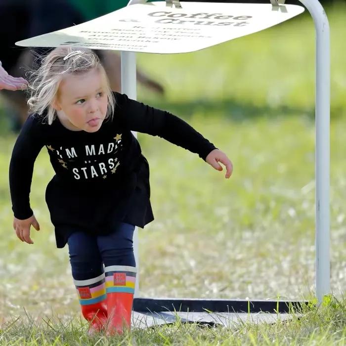 安妮的孙辈,安妮的孙女