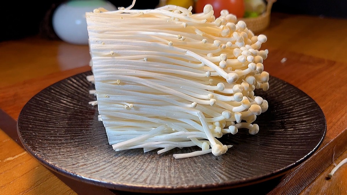 人体缺少哪种维生素会白头发,人体缺什么维生素会长白发