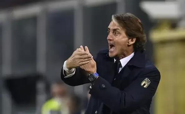 意大利为什么连续2届无缘世界杯,意甲水平这么高为什么无缘世界杯