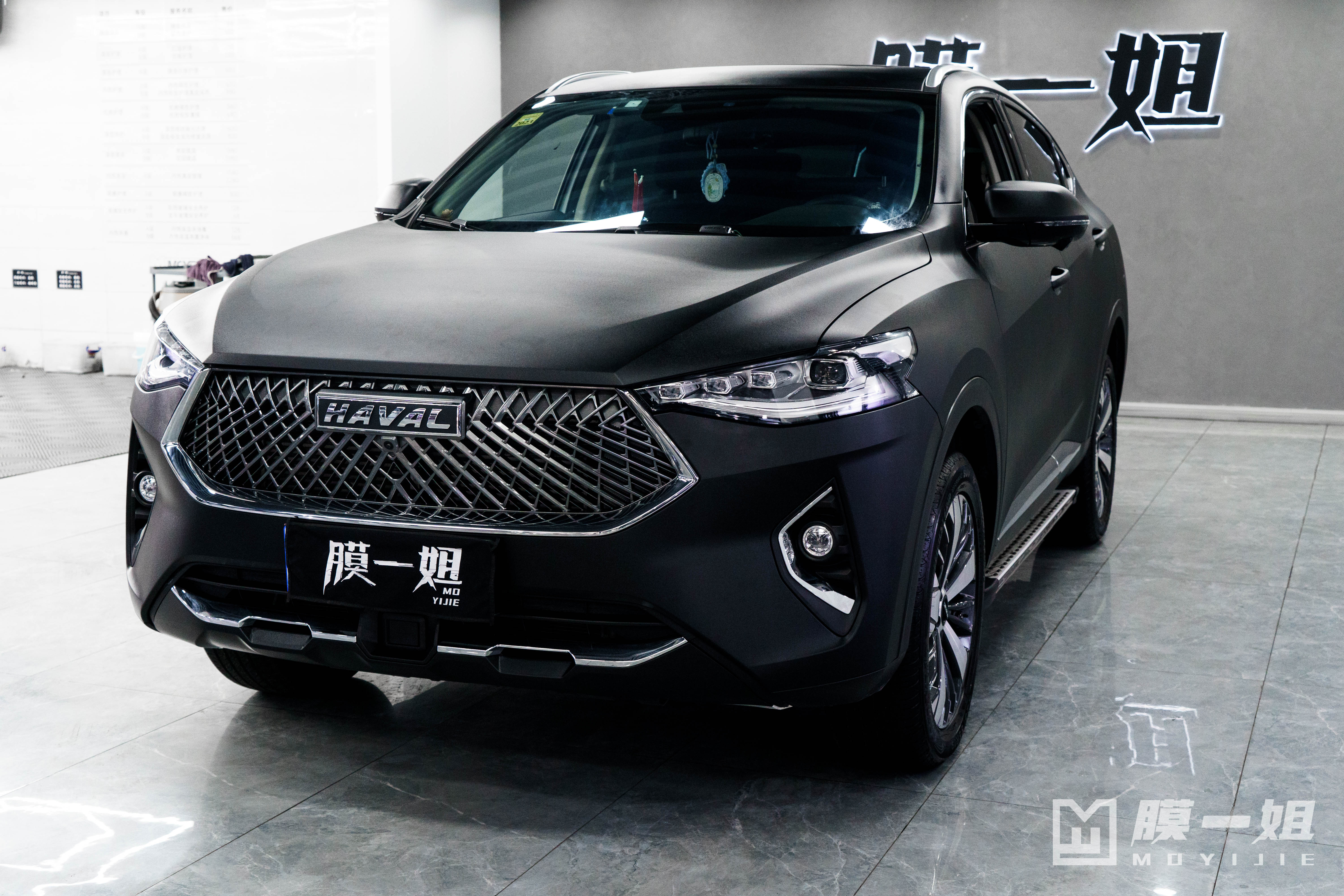 白色哈弗f7x改色膜黑白渐变,哈弗f7x黑武士改装什么颜色好看