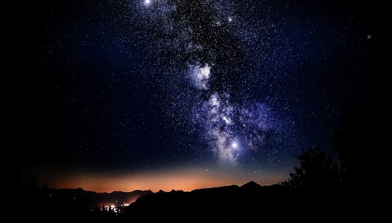 海信电视u8和e8对比,海信电视65寸e8h怎么样