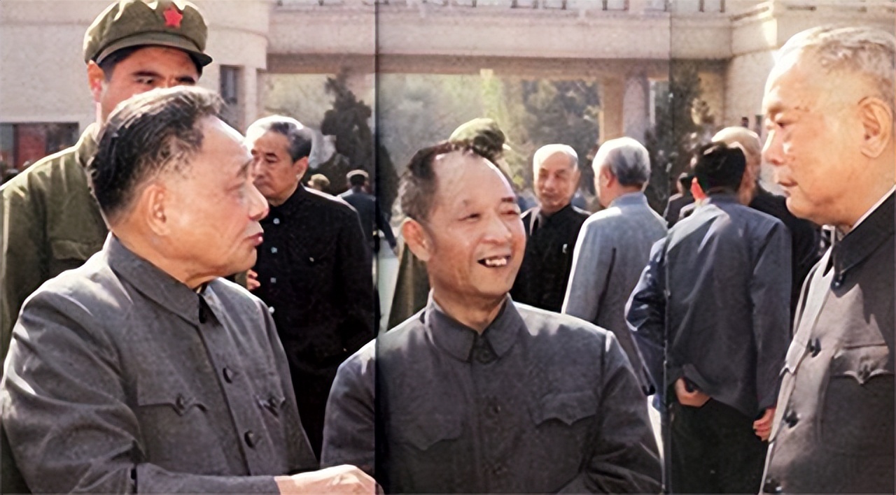 1992年，弥留之际的*先念李**留下唯一请求：将骨灰撒到曾经战斗之处