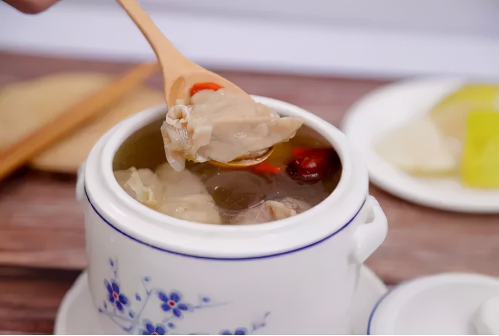 冬日润肺去燥汤,秋天口干舌燥适合喝什么汤