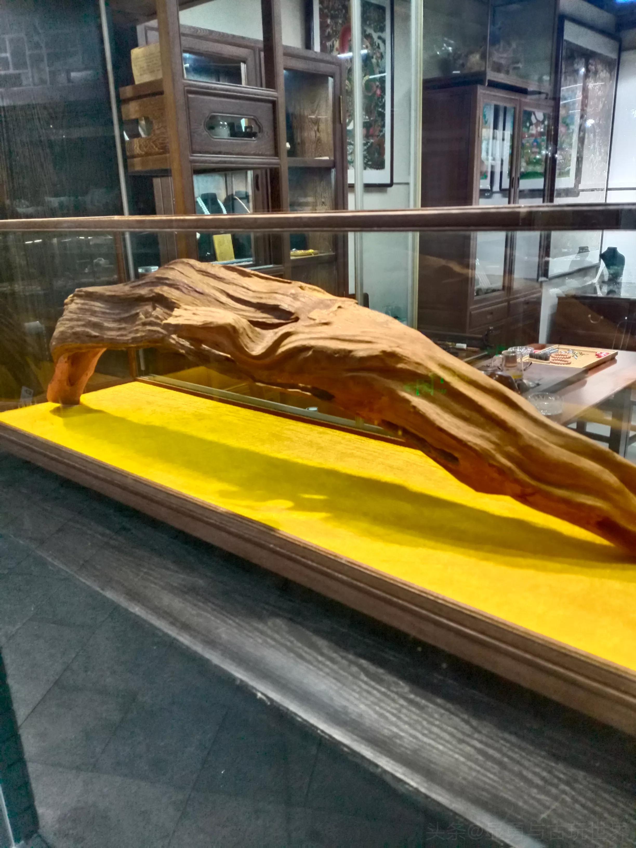 崖柏木雕摆件,崖柏可以做鱼缸沉木吗