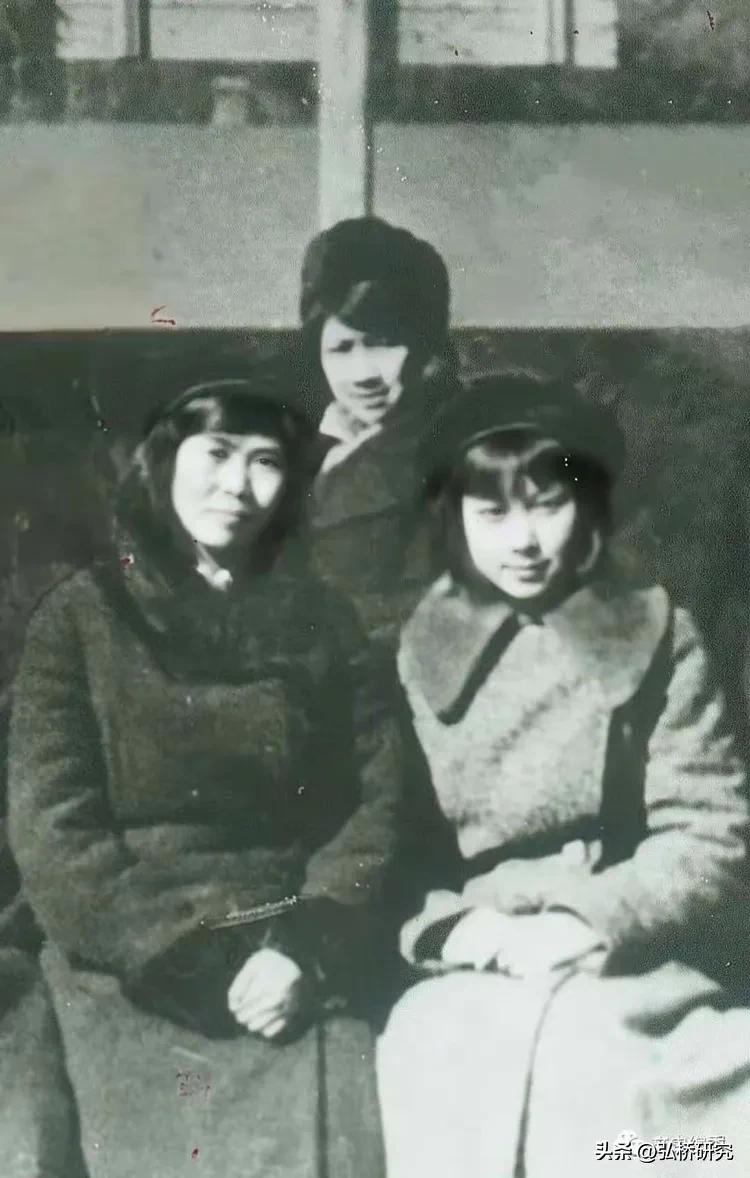 *子珍贺**、毛*东泽**简略履历-共产国际档案中