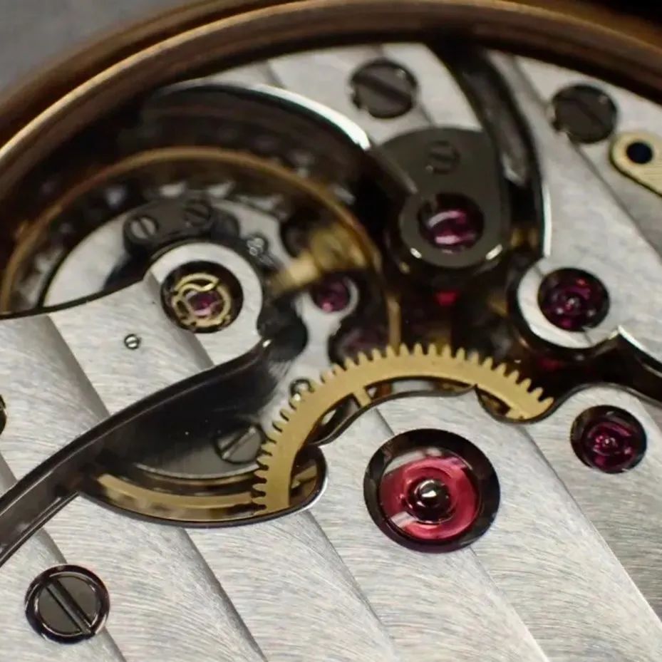 百达翡丽和菲利普杜佛哪个好,百达翡丽玫瑰金孔雀腕表图片