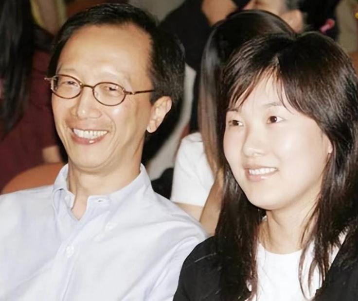 伏明霞辟谣离婚,伏明霞离婚真的假的啊