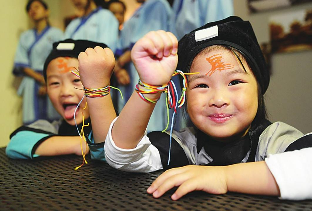 不怕七月鬼就怕端午的水,不怕五月五的水只怕七月半的鬼