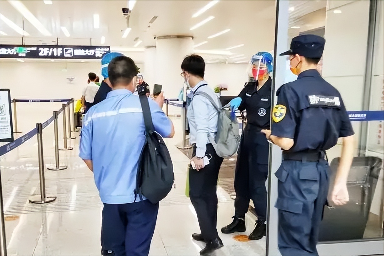 天津航班劫机事件空姐,天津航空劫持飞机事件新闻