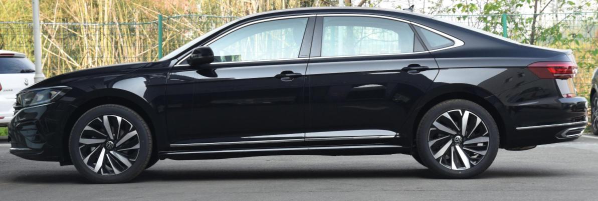 迈腾的双离合和凯美瑞的8at哪个好,凯美瑞2.0豪华版是湿式双离合吗