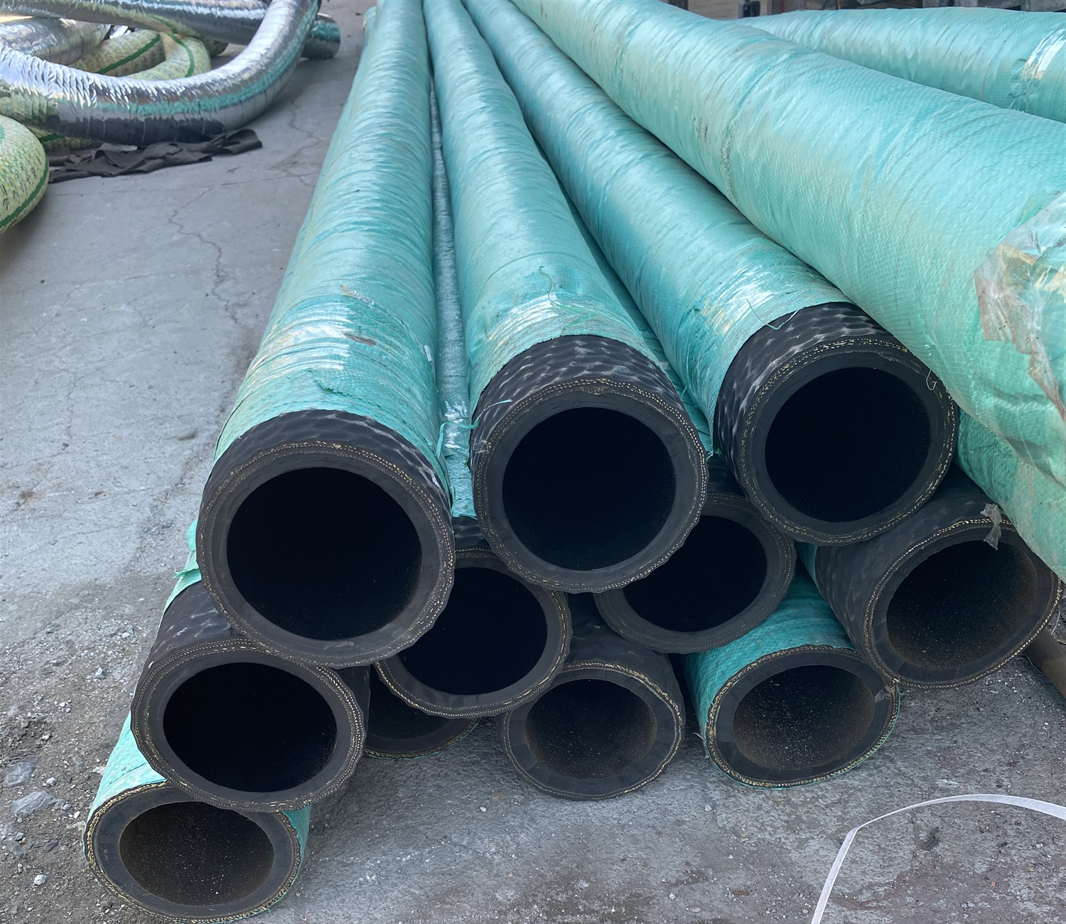 解答一些大口径胶管的问题,穿插讲一下采购大口径胶管的注意事项