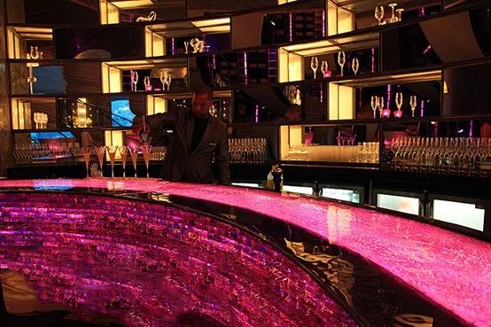 造价500万美元的海底餐厅！开一瓶5.2万美元的水晶香槟