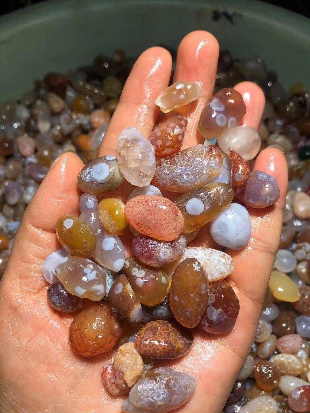 捡石头也能赚钱？*疆新**这9个地方让你秒变收藏家！