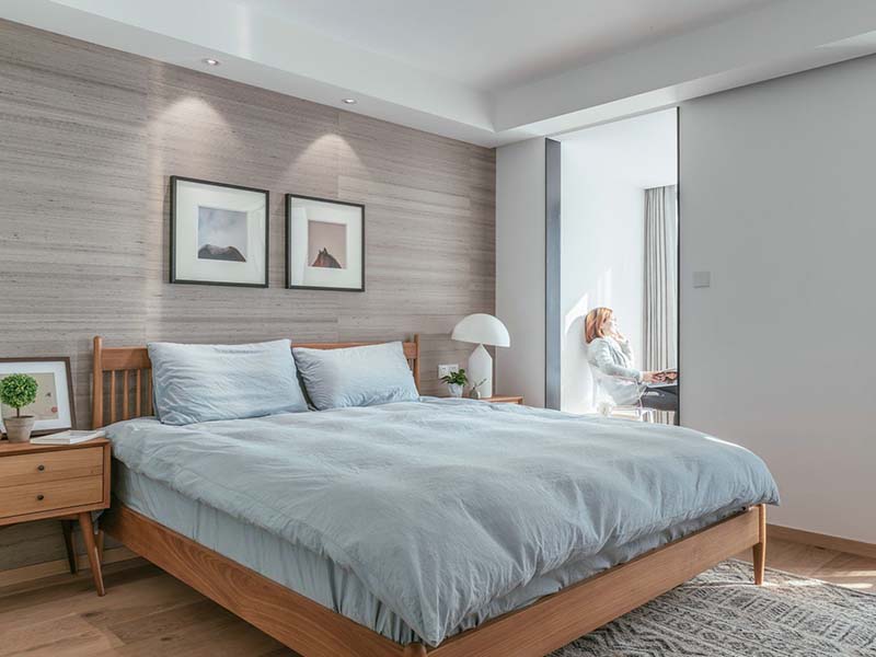 卧室的床选高的还是矮的,卧室的床选框架还是箱体