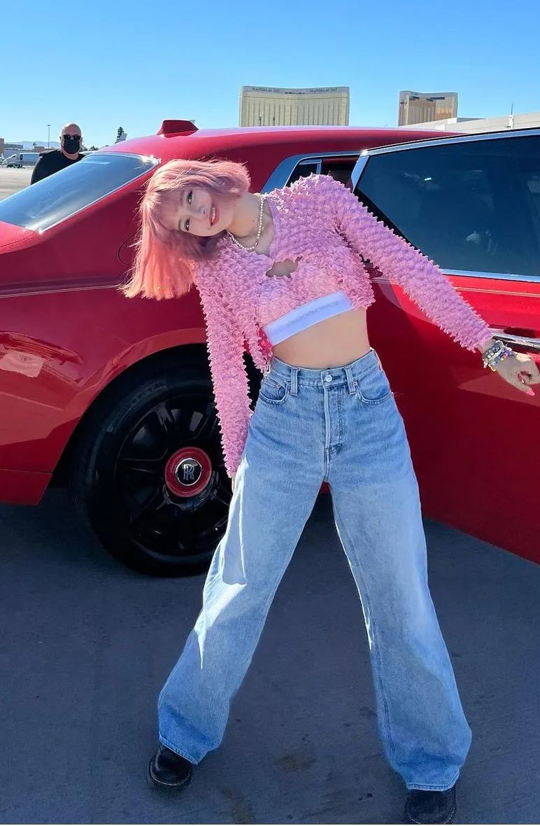 lisa最近同款粉色,lisamv绝美镜头粉色